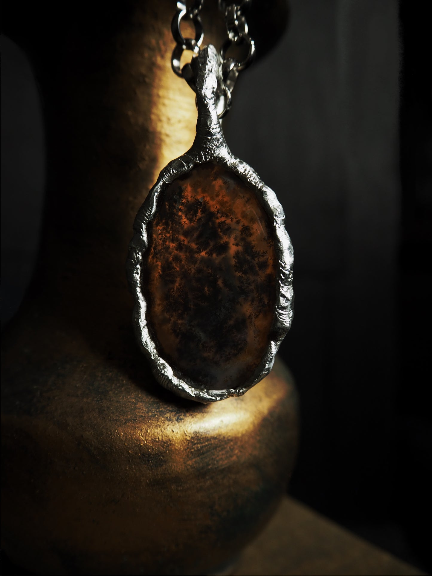 DENDRITIC MOSS AGATE